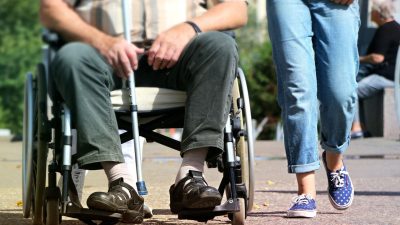 İzmir Büyükşehir Belediyesi engelli istihdamı için harekete geçti