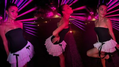 Hande Erçel’den yürek hoplatan cesur pozlar