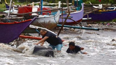 Filipinler’de tropikal kasırga faciası!