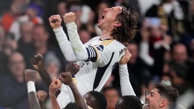 Luka Modric bir yıllık yeni sözleşmeye imza attı