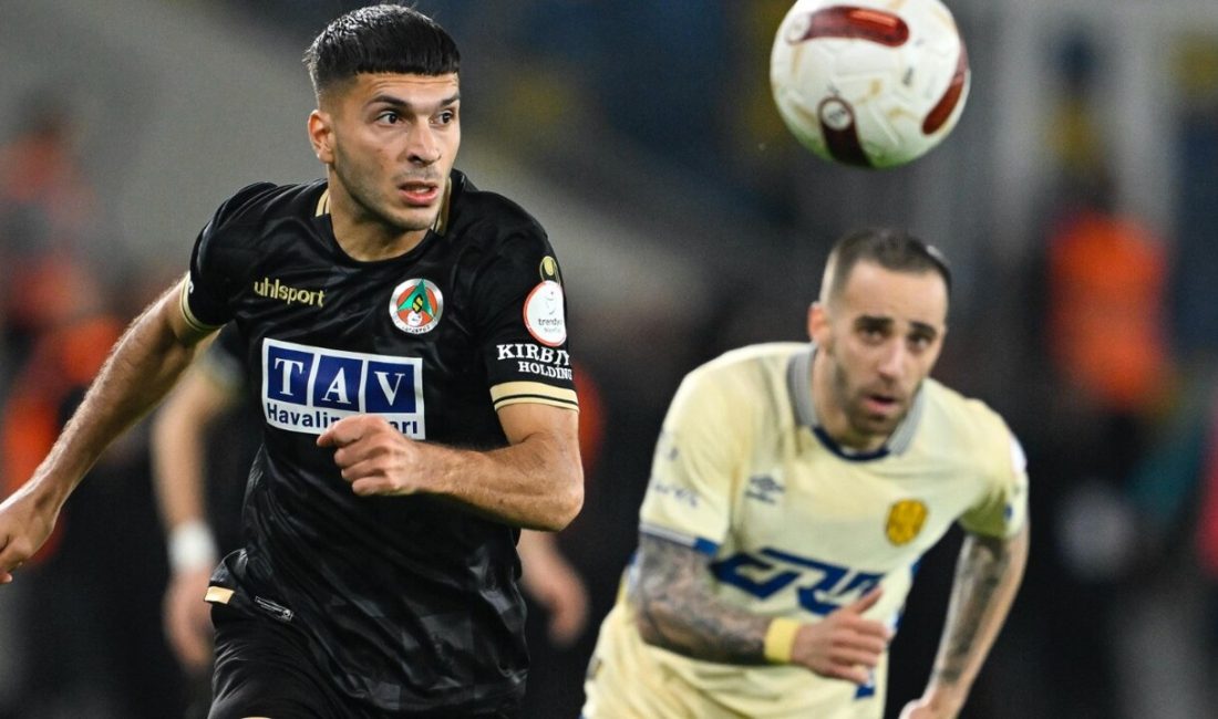 Oğuz Aydın Fenerbahçe ile dört yıllık sözleşme imzaladı Sarı lacivertli takım Oğuz